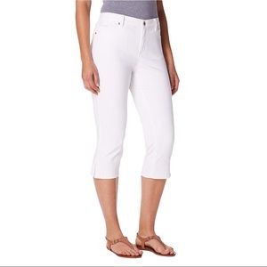 Gloria Vanderbilt Jordyn Embellished Capris 16P